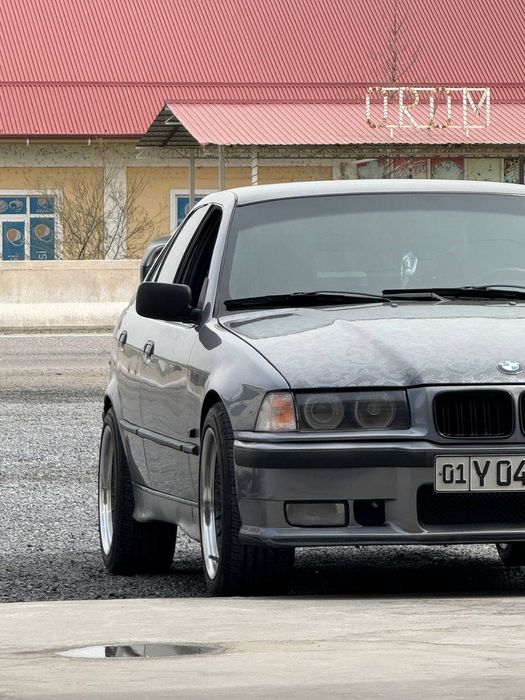 Bmw e36  sotiladi srochna pul kerak