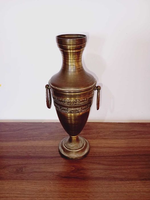 Vaza veche din alama/bronz