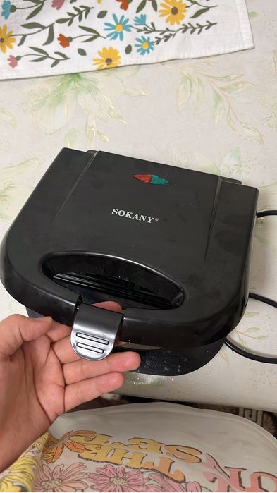 Вафельница без насадок б/у