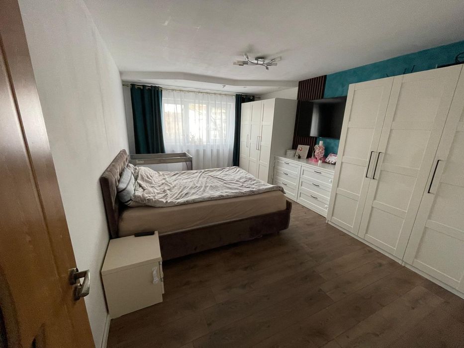 Vând apartament cu 2 camere decomandat