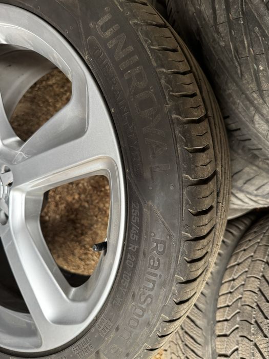 Джанти и гуми Uniroyal за Ауди Q5