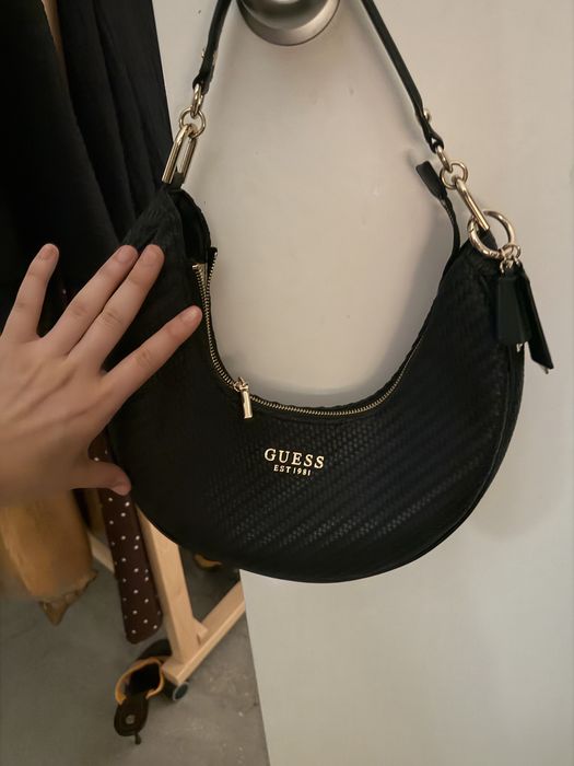 Guess черна чанта