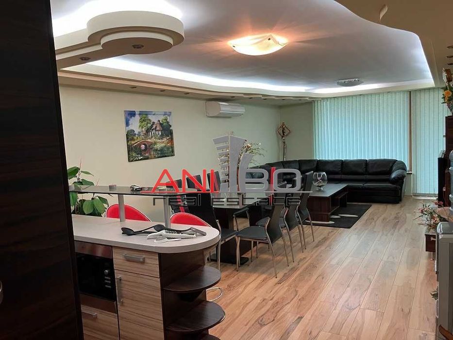 Продава се Тристаен апартамент в Варна, Базар Левски - 100 кв.м за 1515 €/кв.м - Снимка #1