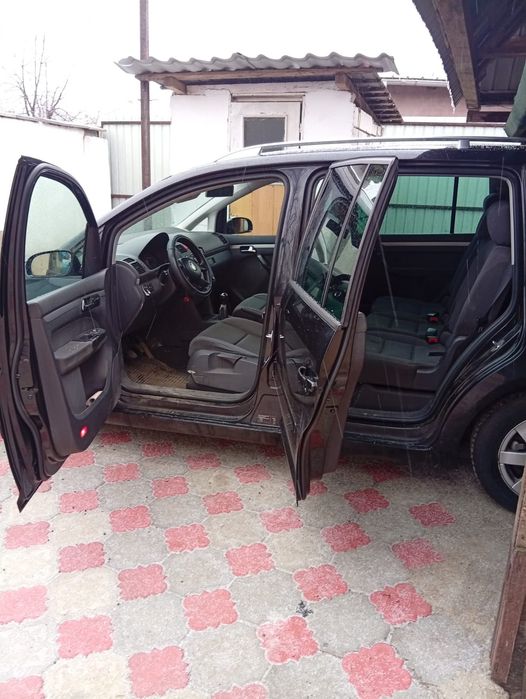 VOLKSWAGEN Touran 2004 — imagine 3