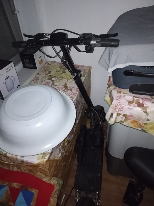Продам электросамокат.