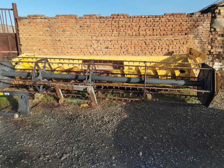 Combina New Holland TX 66