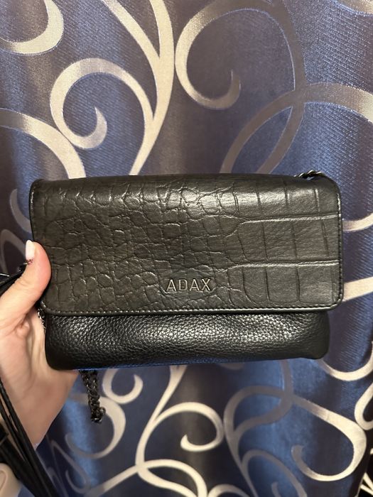 Клъч на “ADAX”...