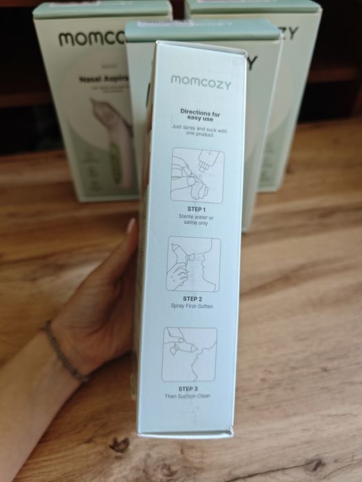 Електрически аспиратор за нос Momcozy BreezyClear 2-в-1 (спрей + изсмукване) – чисто нов, фабрично запечатан