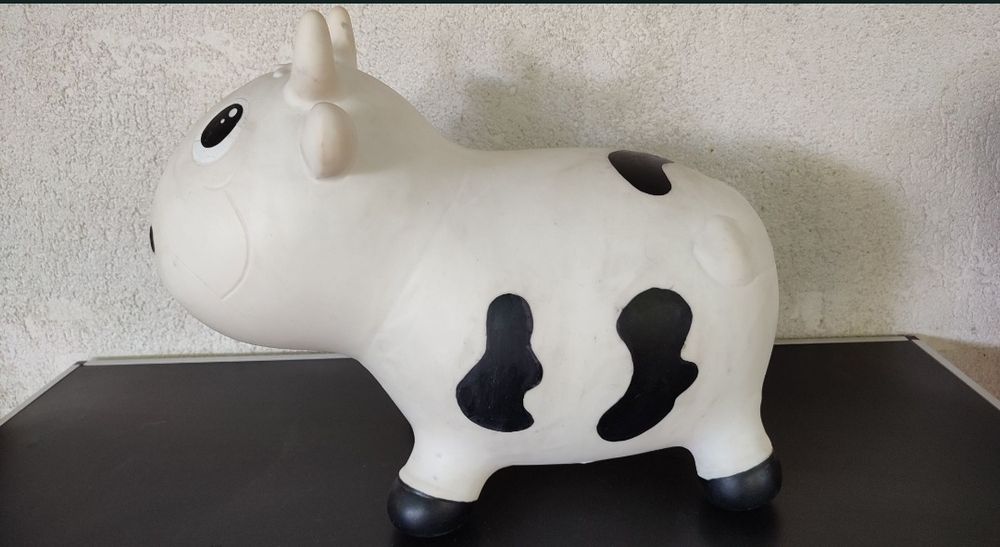 jucarie vacuta  gonflabila balon vaca copii baieti fete 4 5 6 ani