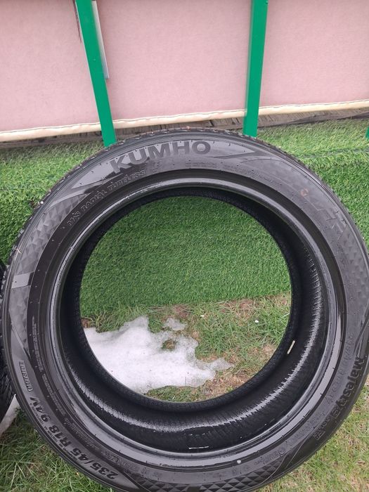 Шины летние kumho  235/45/18R