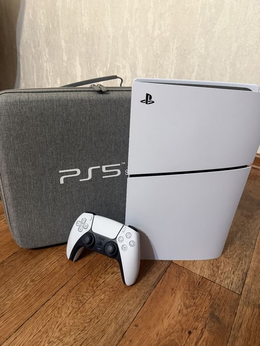 Продам PS5 Slim, в отличном состоянии