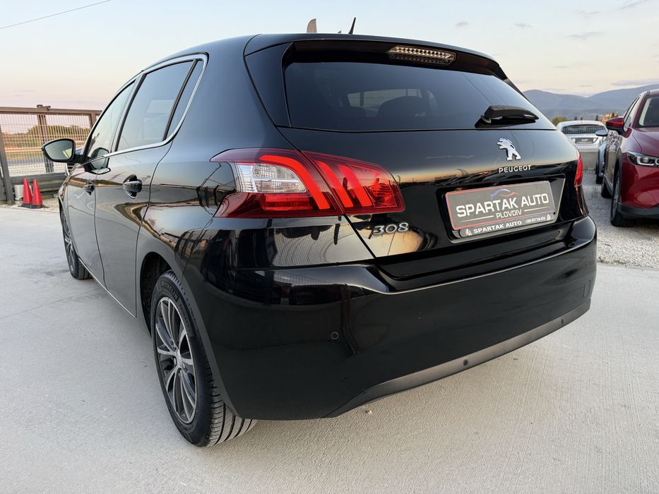 Peugeot 308 1.2i* 2015г* РЪЧКА* Топ Състояние* СЕРВИЗНА*
