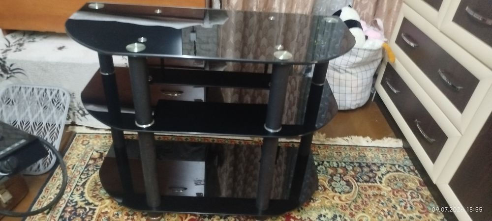 Стеклянная тумбочка