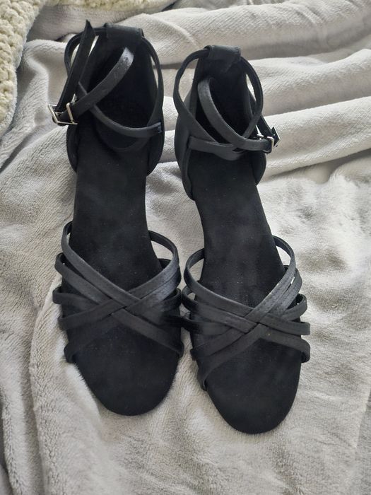 Танцевальные туфли новые