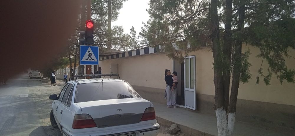 Ховли уй сотилади тезда