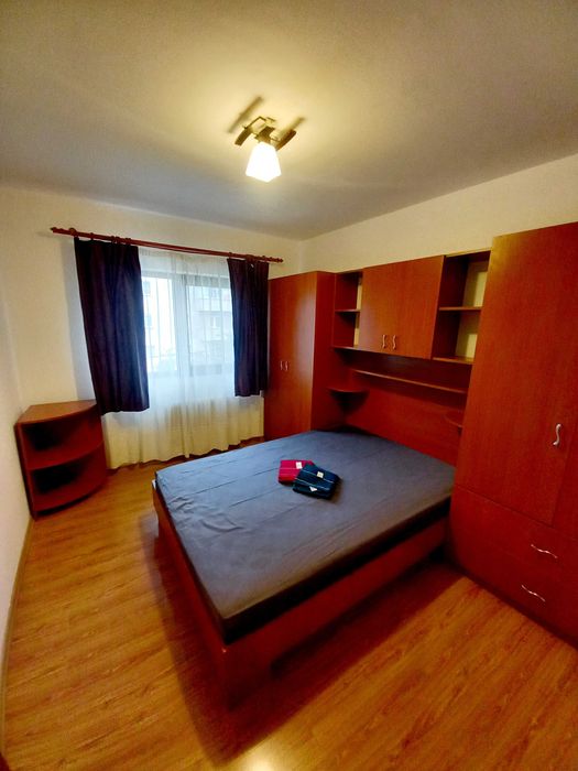 Inchiriez apartament 2 camere, decomandat, Etaj 2, Oituz/Marinex