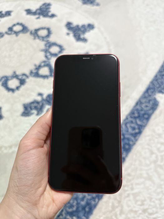 Продам 11 айфон в отличном состоянии