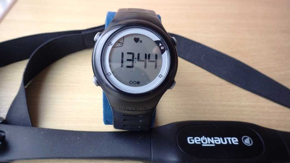 Спортен часовник Geonaute ONrhythm 50 за целодневно следене на пулса