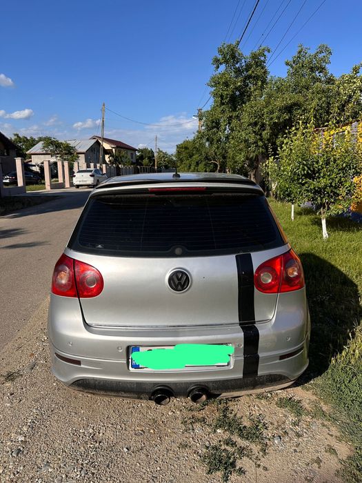 Se vinde golf 5 pentru dezmembrari.