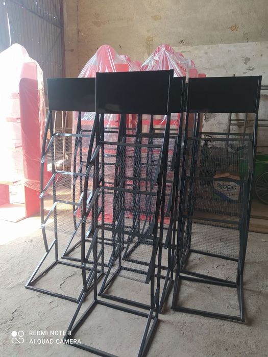 Стеллаж  витражи  витринные рекламные полки