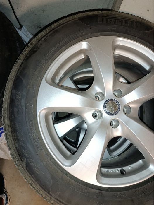 Автомобилни гуми пирели