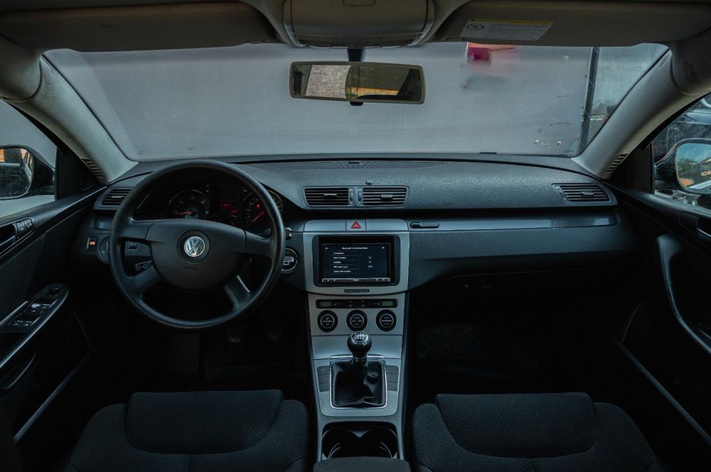 Passat B6-2,0 Diesel - 6 trepte-140cp-scaune incalzite-auto neînmatriculat-funcționează fără becuri în bord - neinmatriculata