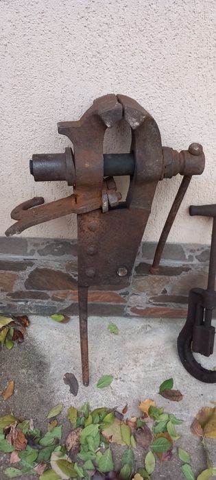 Menghina țigănească fier veche ieftina