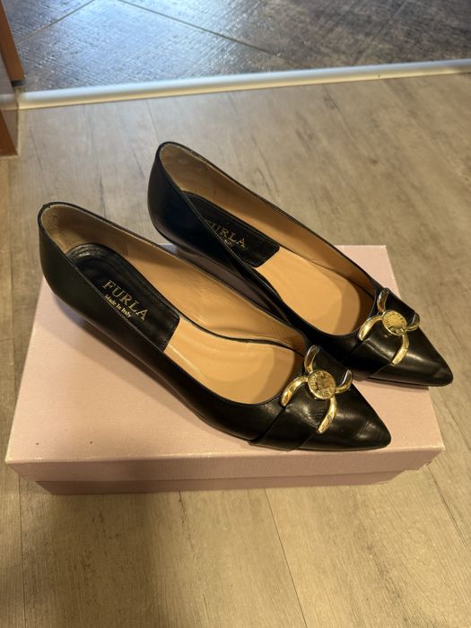 Черни обувки с малък ток ,,Furla”
