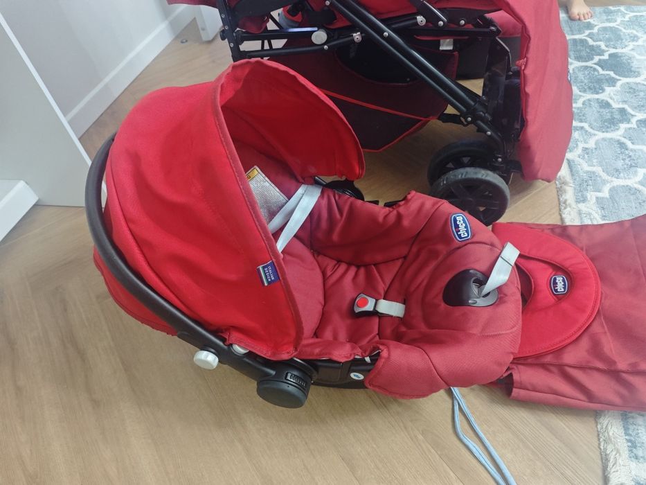 Коляска chicco в отличном состоянии