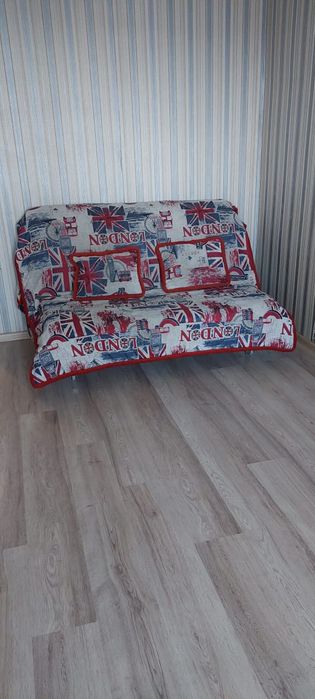Продам диван , раскладной б/у