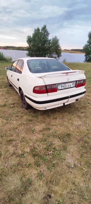 Продам машину Тойота карина е