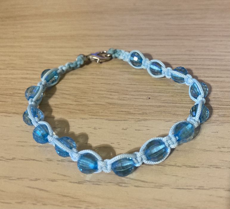 3  ръчно направени гривнички