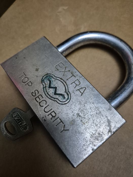 Замок навесной ххх