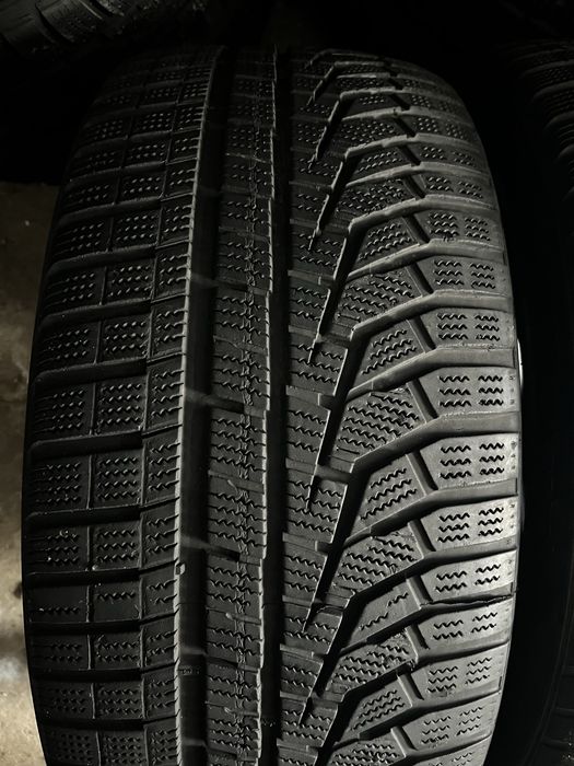 245 / 45 /19 – комплект зимних шин