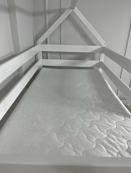 Двухъярусная кровать