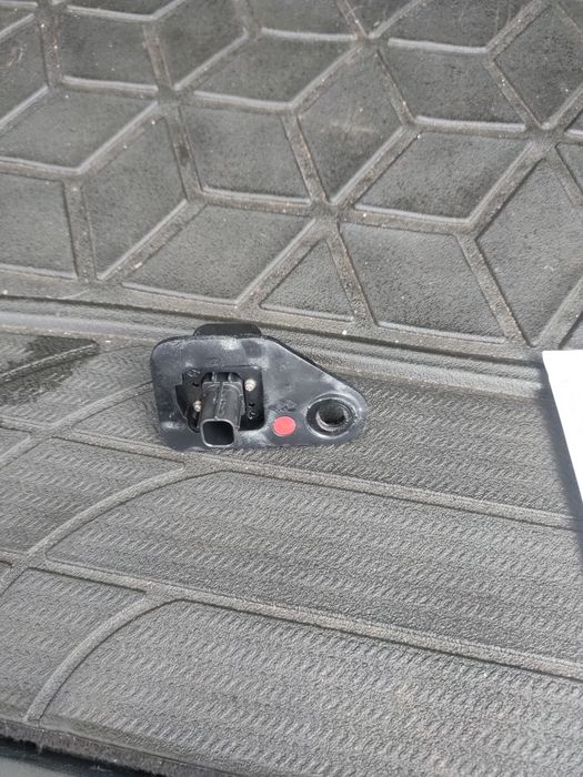 Навигация тойта авенсиси Т27 с камера за заден ход