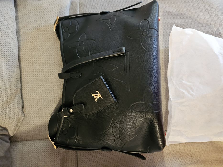 Много красива чанта на Louis Vuitton