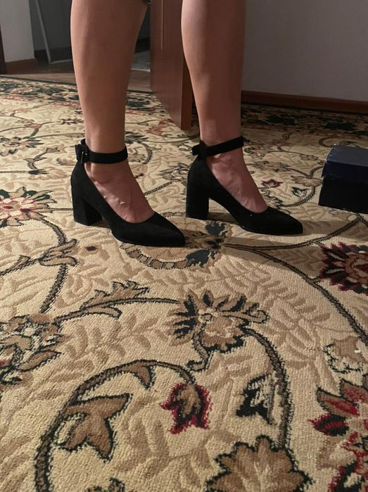 Замшевые туфли новые