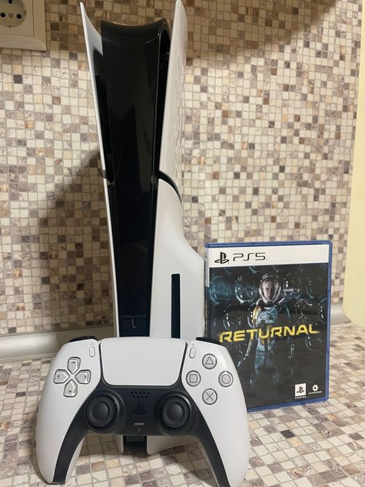 PLAYSTATION 5 SLIM (disc) - в гаранция 10/10