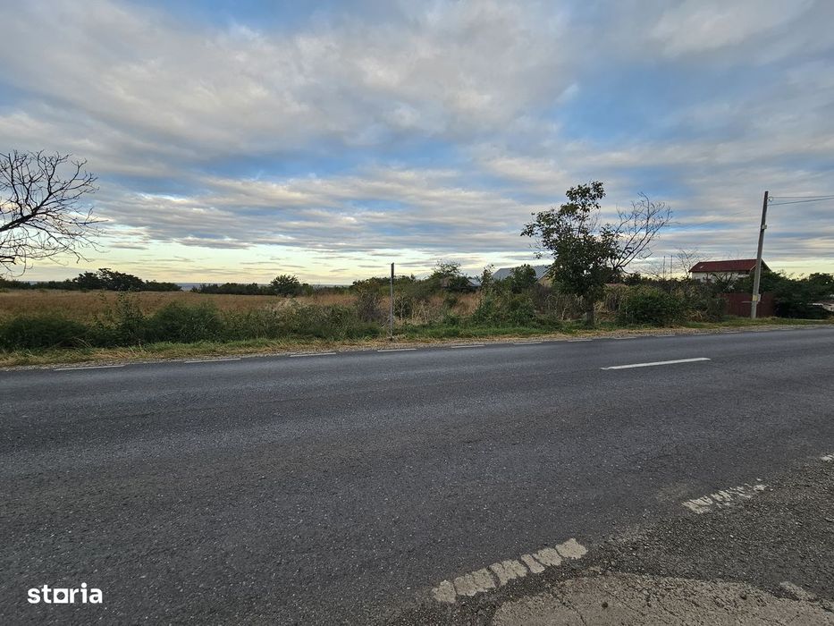Vanzare teren VANATORI , deschidere DN26