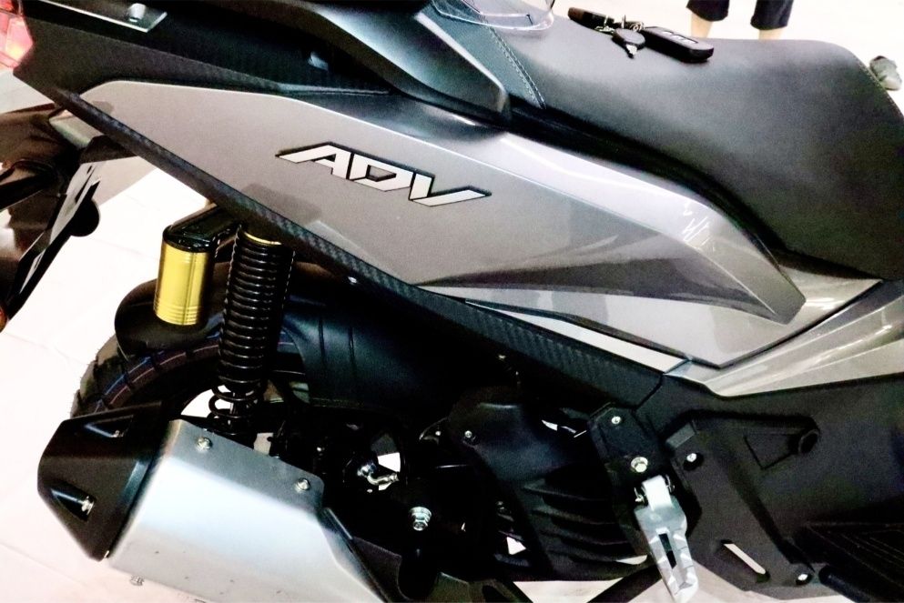 Скутер ADV 180 кубов