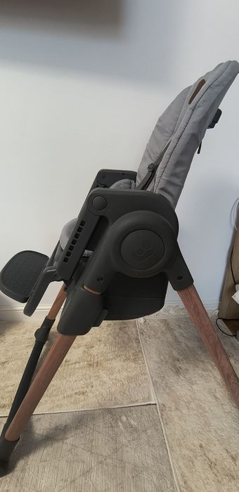 Vând scaun de masa bebe Maxi Cosi