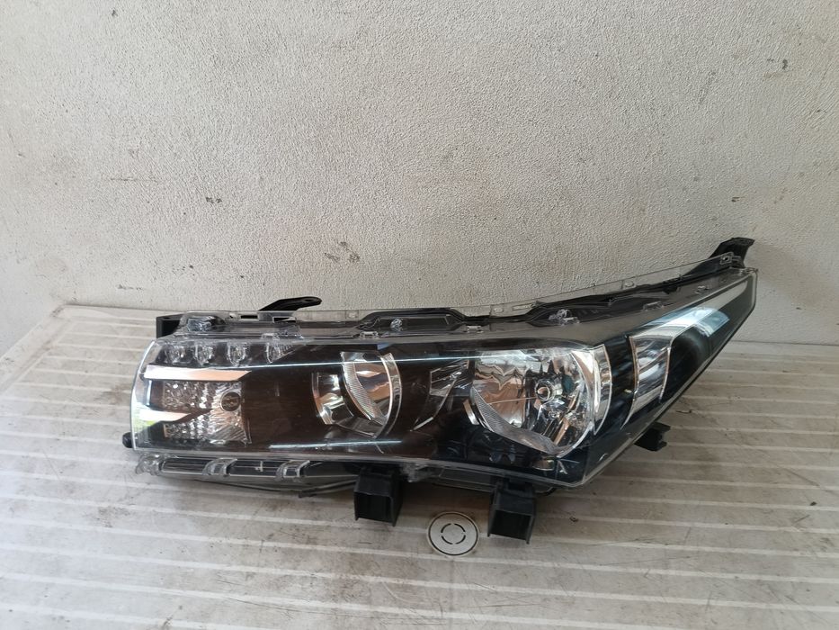 Far stânga Toyota corolla 2013 2017