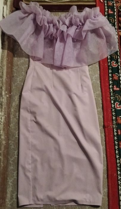 Toʻy libosi och siyoh rangdagi