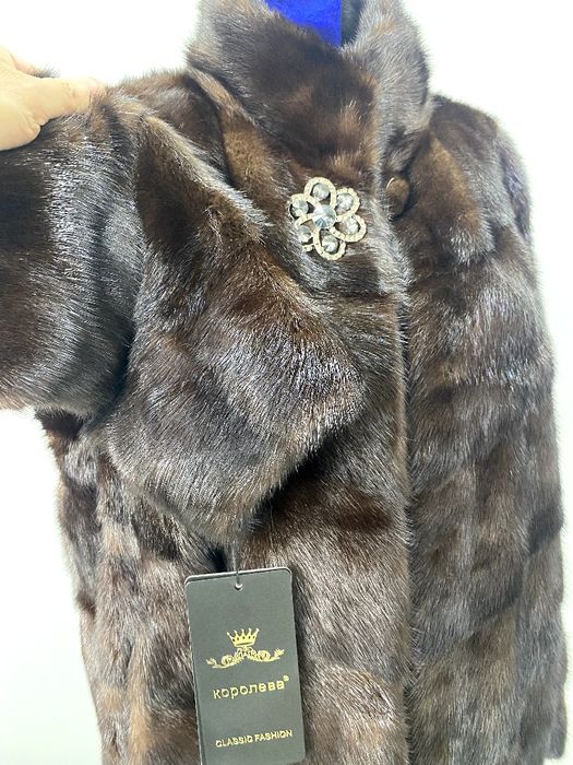 Скидка новая  норковая шуба не путать с Китаем.