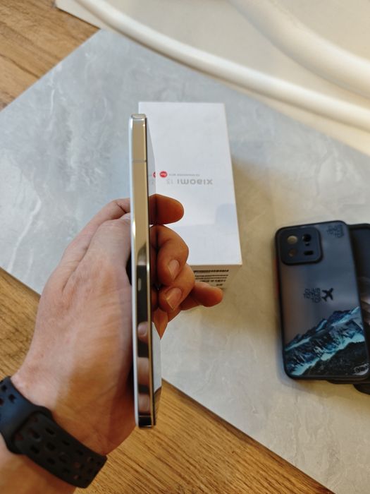 Xiaomi 13 12 ГБ/256 ГБ белый