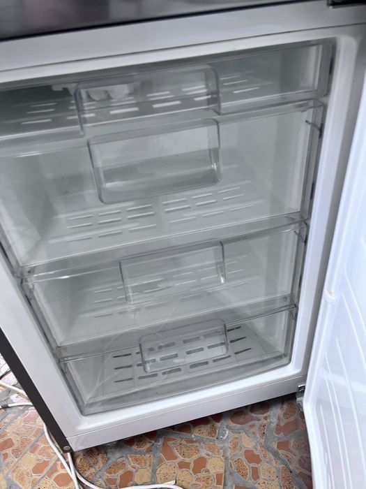 Продам холодильник LG