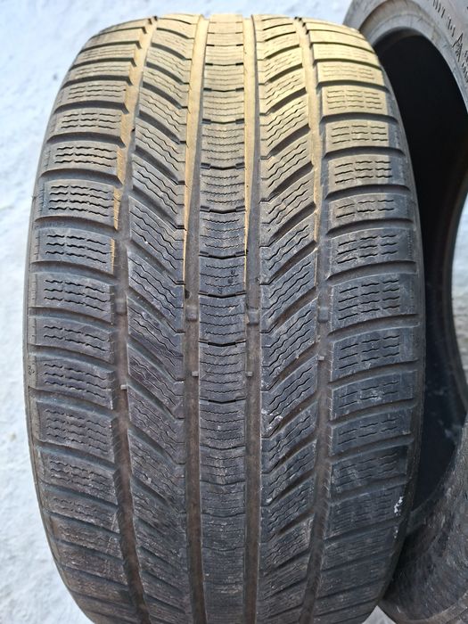 Продам шины 285/40/21 континенталь