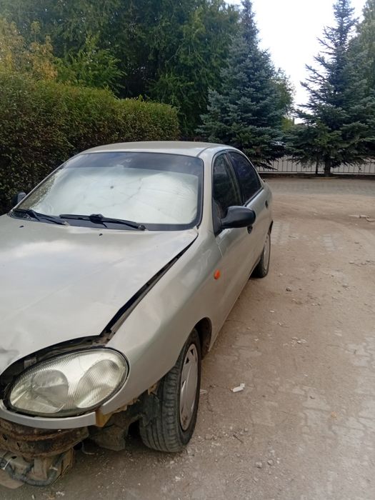 Chevrolet lanos        .