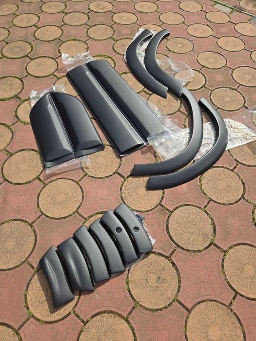 Set 14 Bandouri Laterale Protectii Bara Aripa USI Overfendere DACIA DUSTER 2 2018+